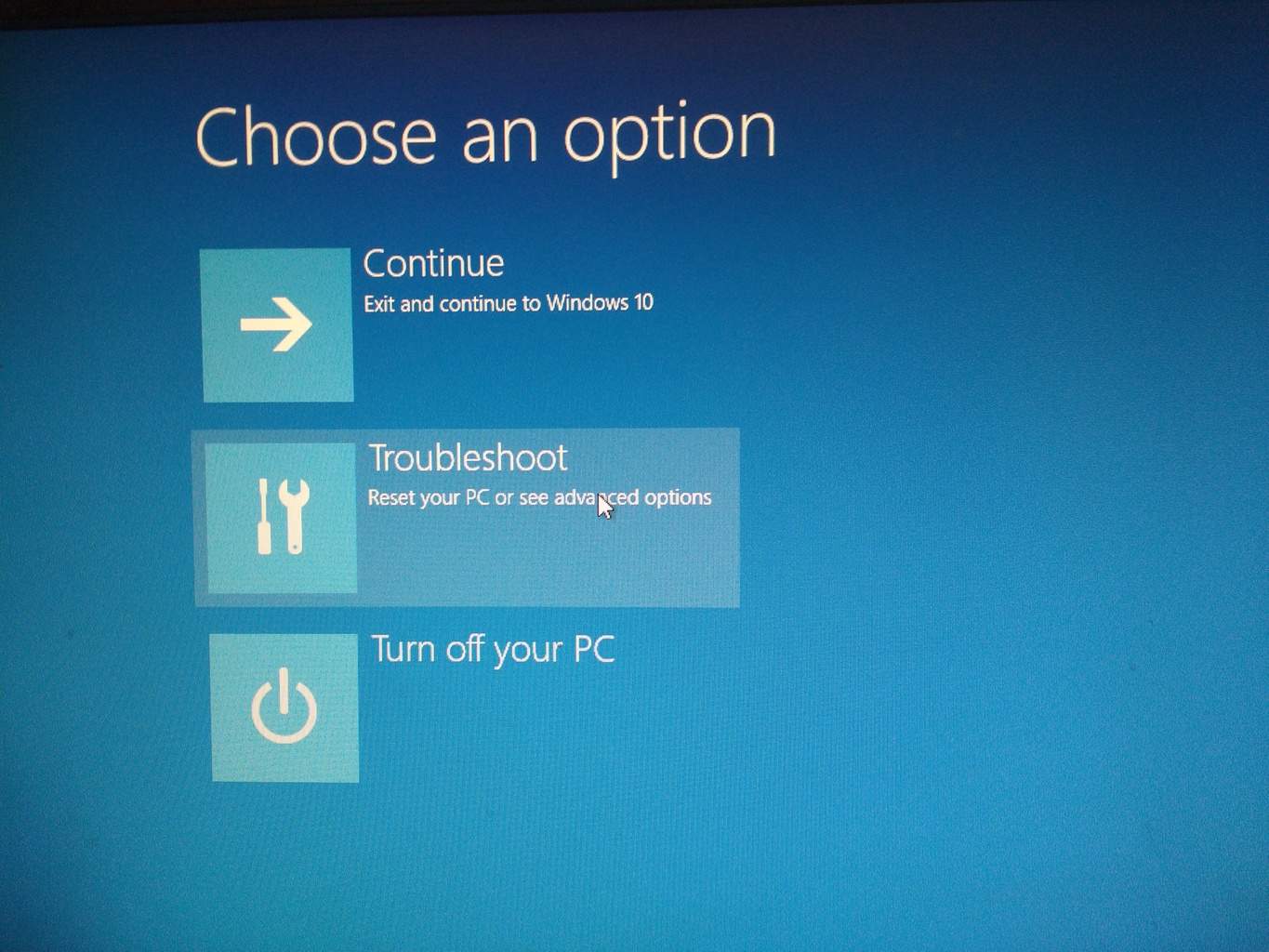 How to fix a Windows 18 that is stuck in factory reset