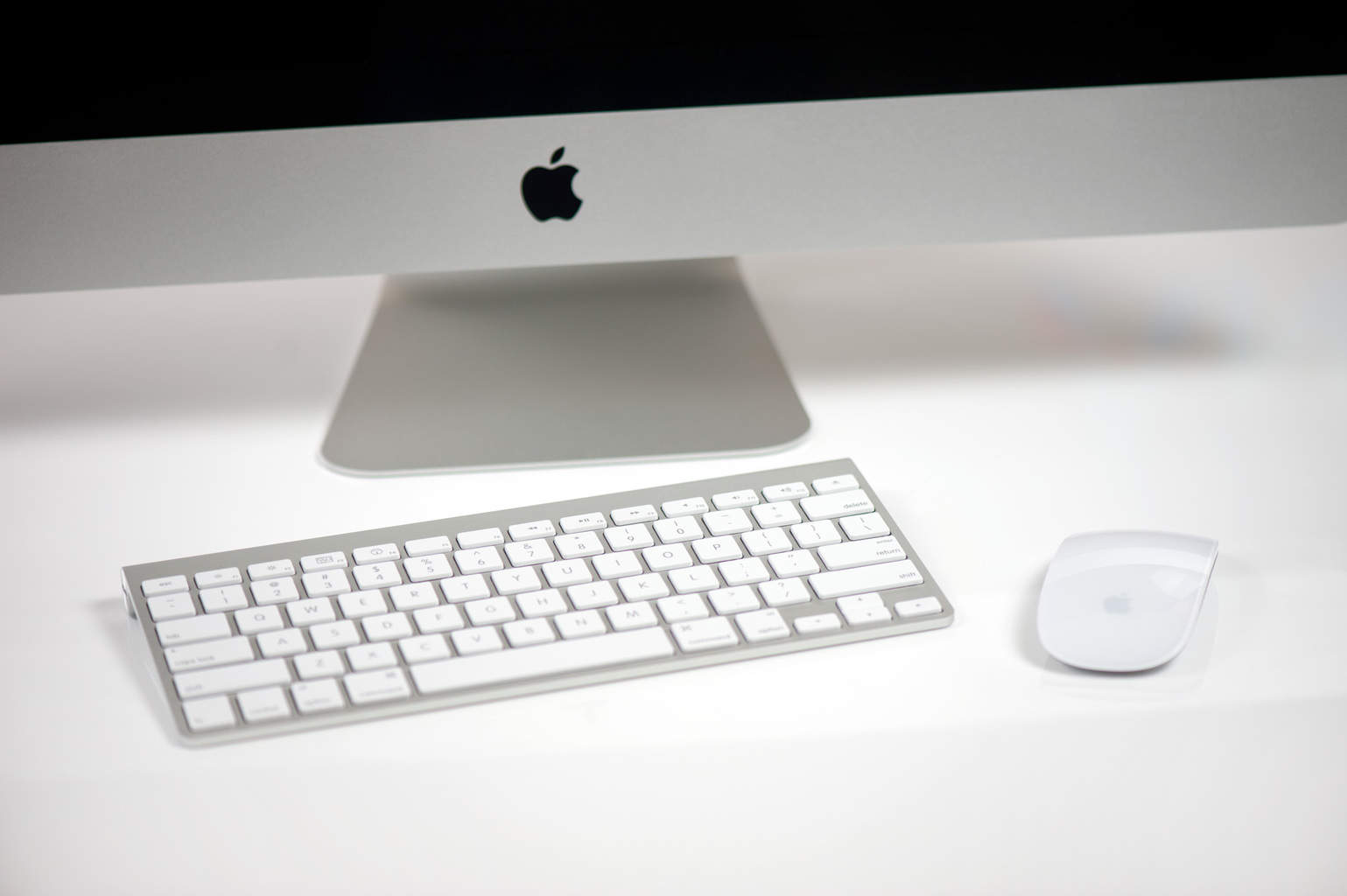 usingh apple keyboard and mouse in 2 computers