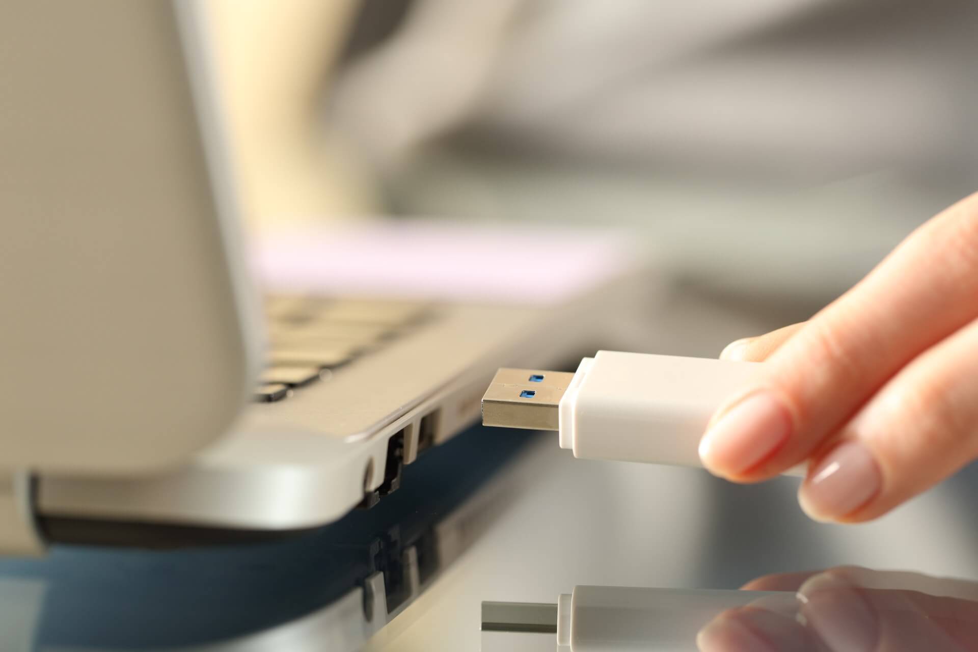 Computer shuts down USB device