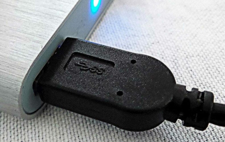 Disconnect USB portable drive to fix windows 10 mbr