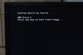 windows 10 reset this pc keep my files stuck in boot up loop