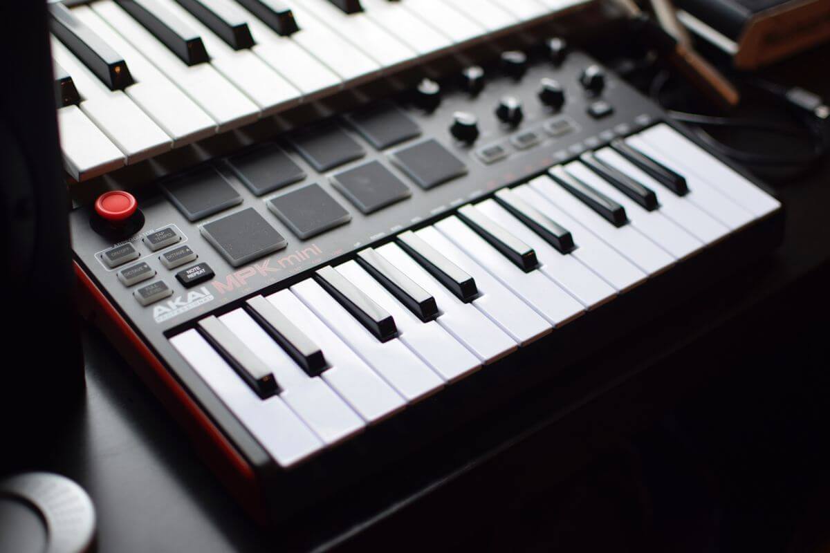 Master Music Production With These Midi Keyboard Software Solutions