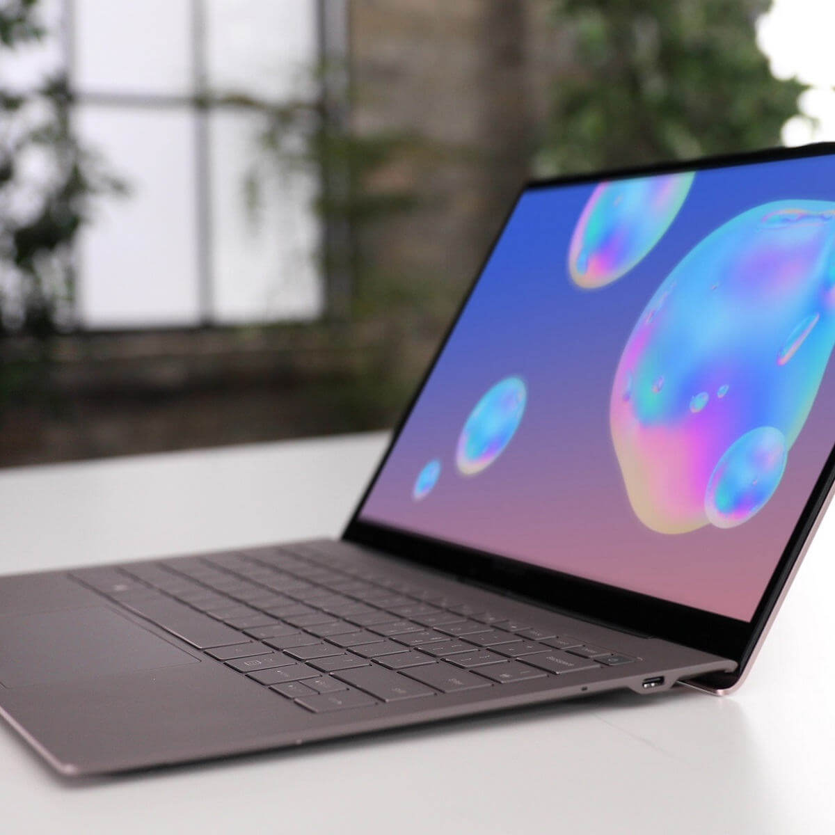 Galaxy Book S is a Windows 10 productivity champ