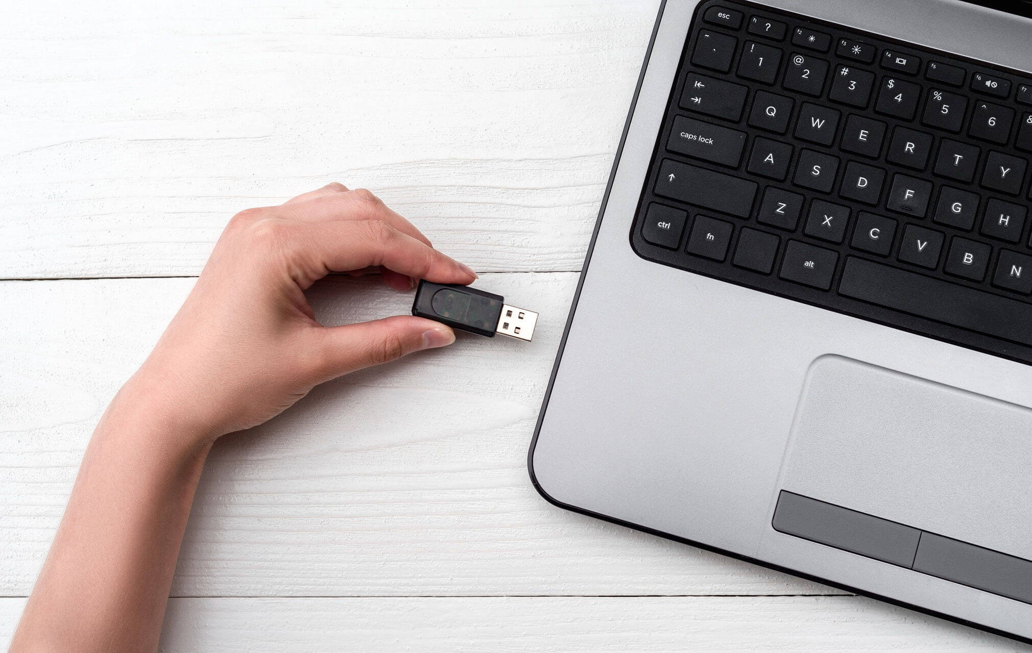 Recovering deleted files from USB flash drives
