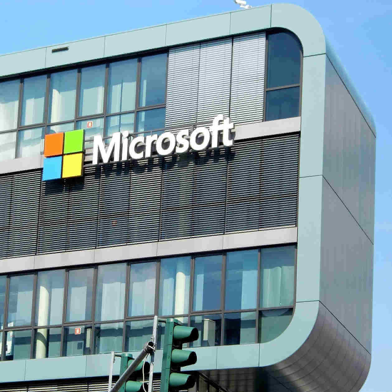 Microsoft acquires cloud migration provider Movere