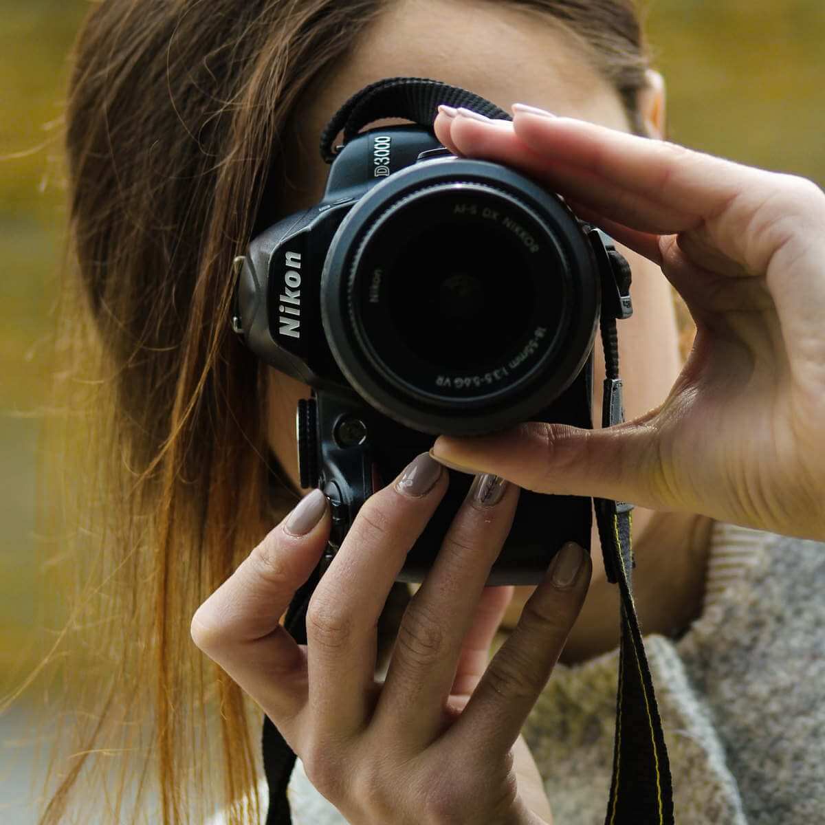 Nikon camera: Khám phá những khoảnh khắc tuyệt đẹp bằng Nikon camera! Với khả năng chụp ảnh siêu nét và màu sắc chân thật, sản phẩm này đem đến cho bạn những bức ảnh đẹp như tranh với độ phân giải cao. Điều đặc biệt, Nikon camera còn được thiết kế nhỏ gọn, dễ dàng mang theo bên mình để bắt lấy mọi thứ xung quanh.