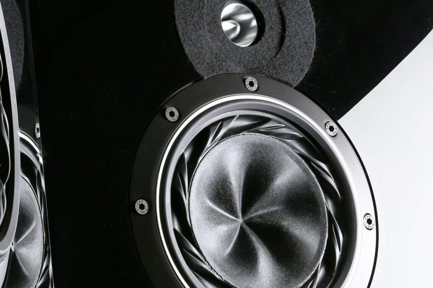 Black friday tower speakers - Speaker close-up