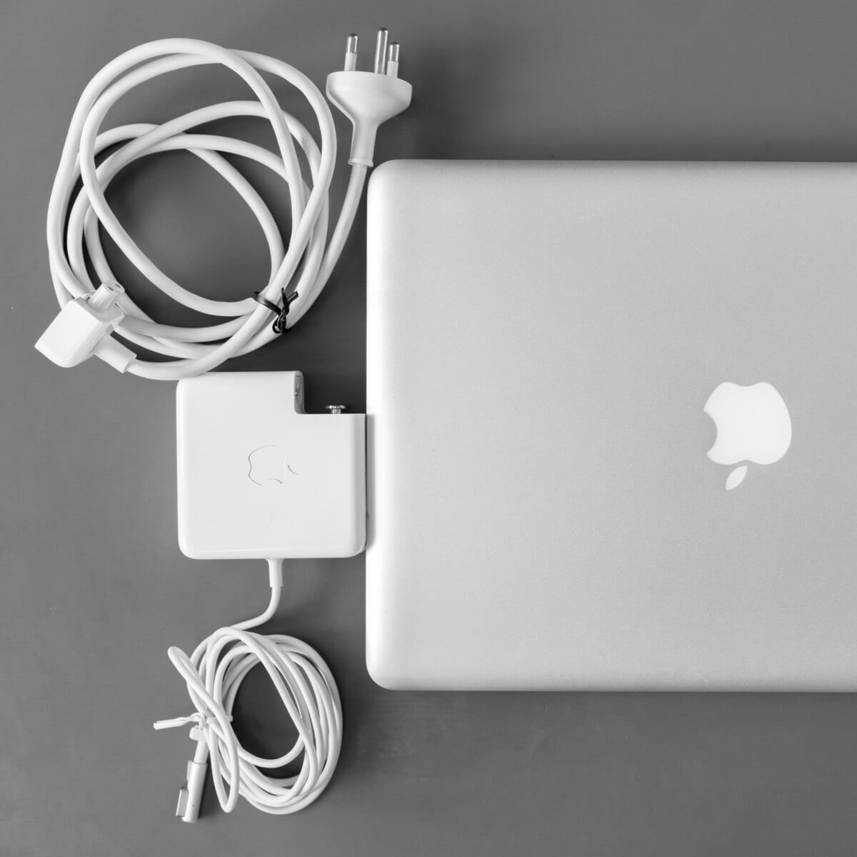 macbook connected but not charging