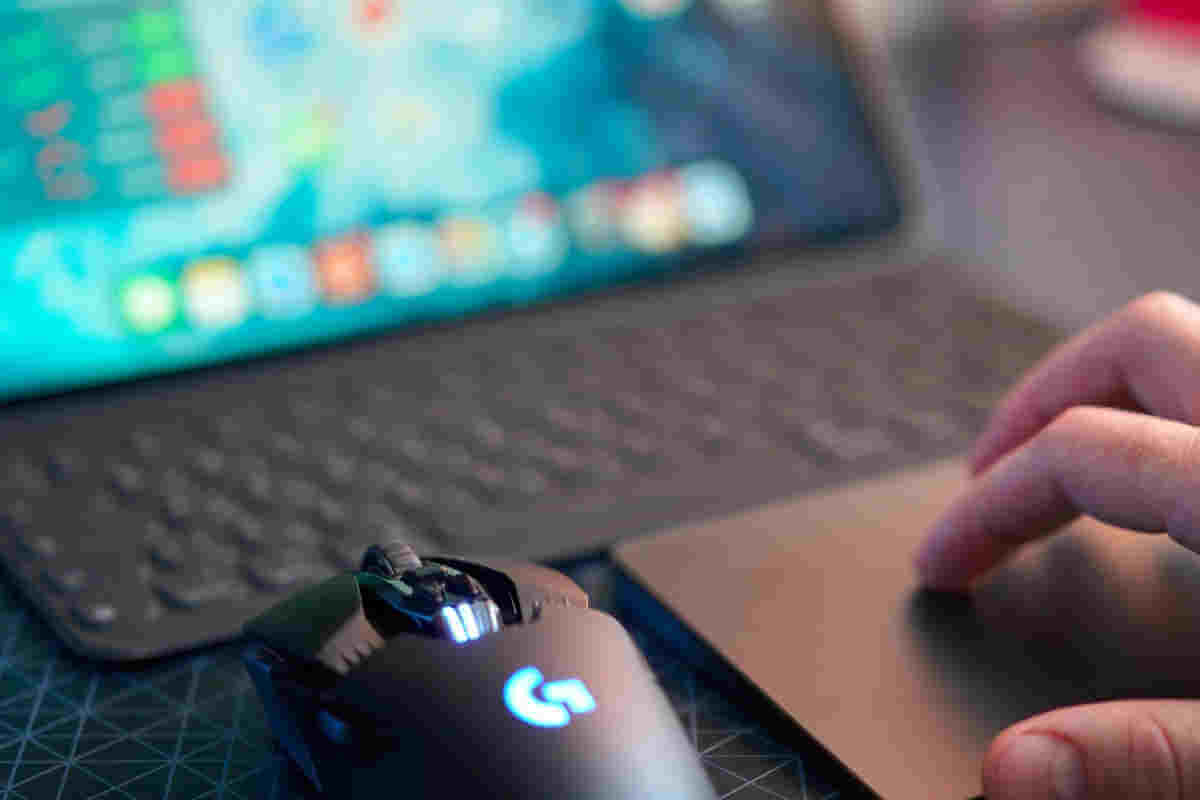 how to use a mouse with ipad pro
