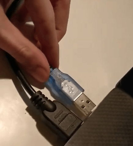 Arduino cable and USB port arduino upload error