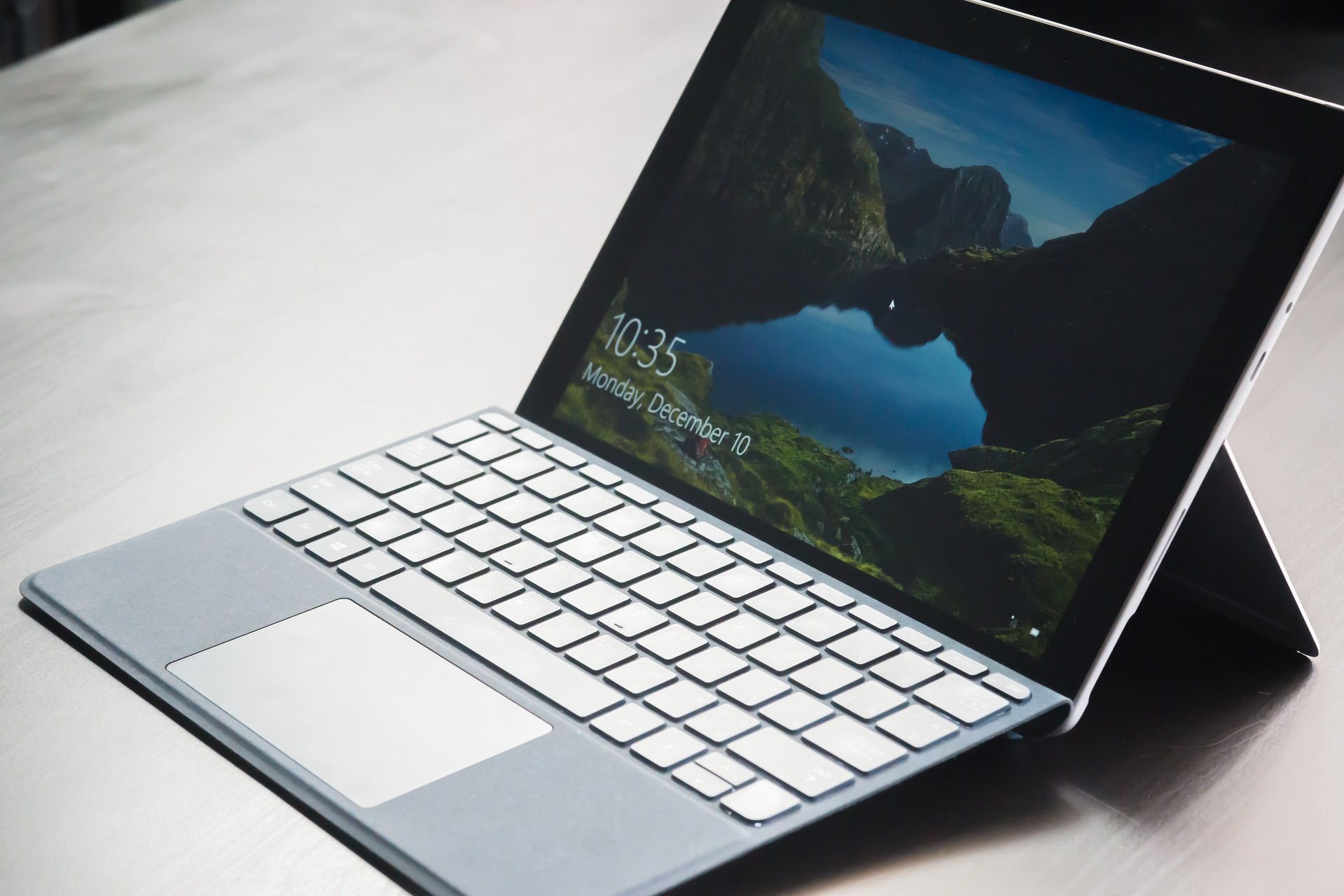 Surface users will start updating to Windows 10 version 2004