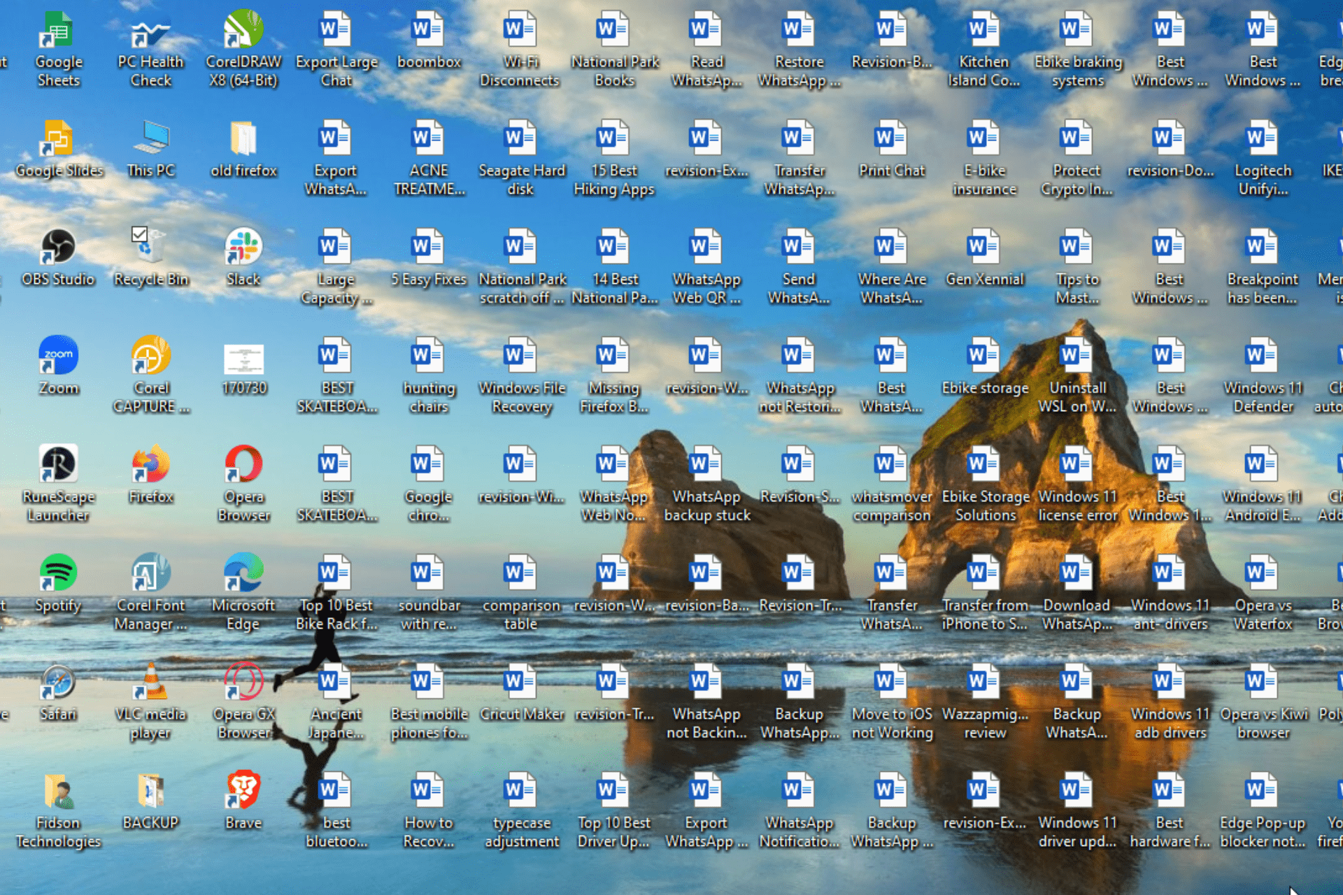 Nếu bạn gặp sự cố với biểu tượng màn hình Desktop và chúng không xuất hiện trên Windows 10 của bạn, đừng lo lắng. Chỉ với vài thao tác đơn giản, bạn có thể dễ dàng khắc phục lỗi này. Hãy xem hình ảnh liên quan để biết thêm chi tiết và tìm hiểu cách khắc phục lỗi một cách nhanh chóng và hiệu quả!