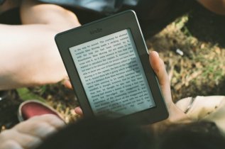 Kindle Paperwhite won't connect to Wi-Fi? 6 Steps to fix it