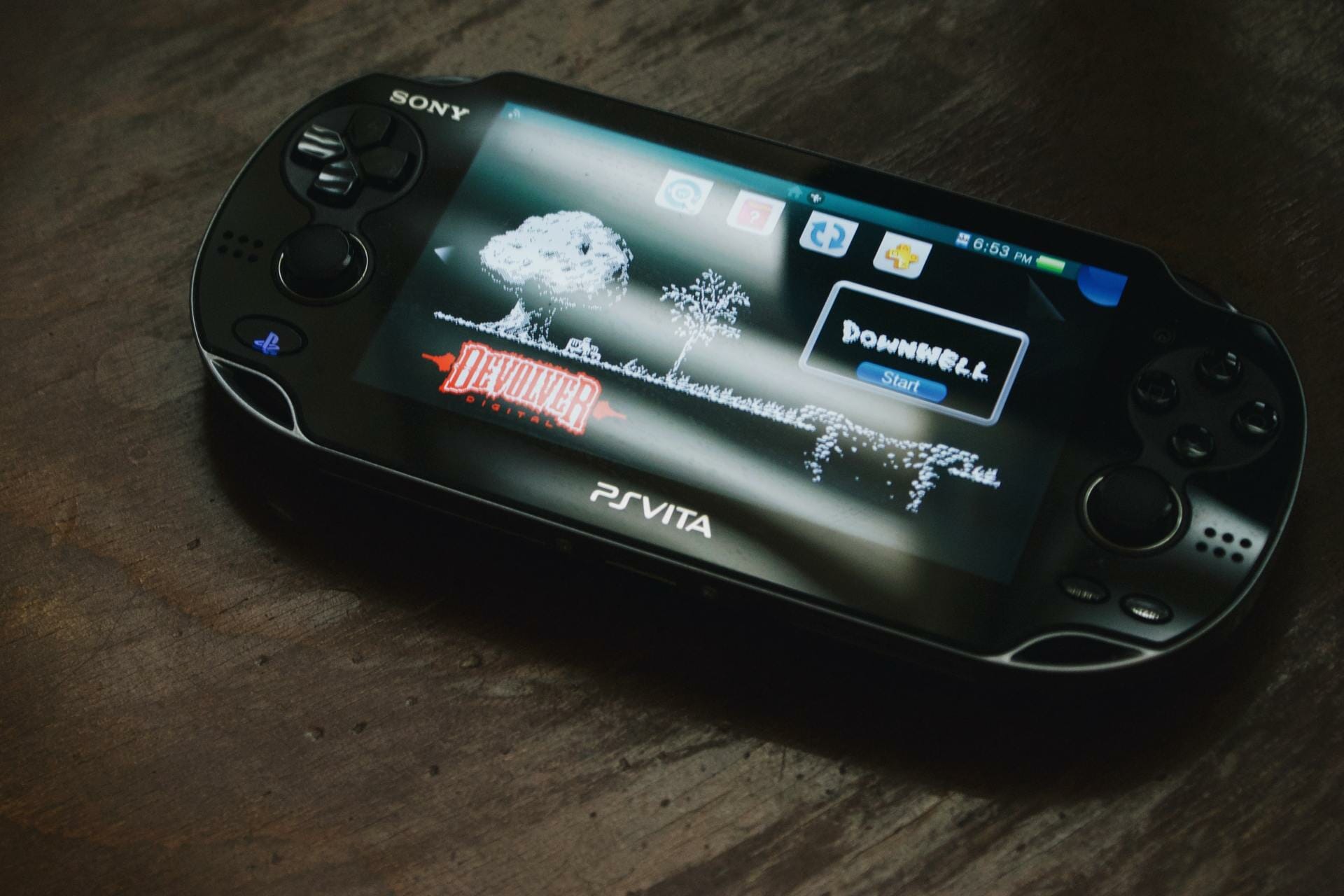 handheld game console with built-in games