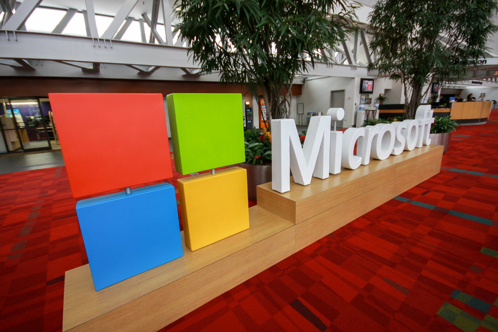 Microsoft goes after beebom