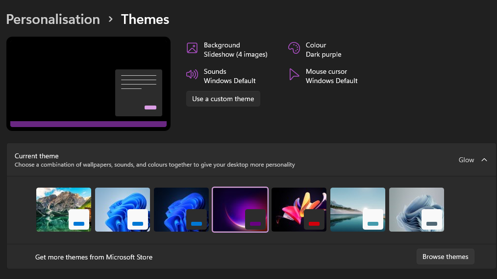Default themes change taskbar color in windows 11