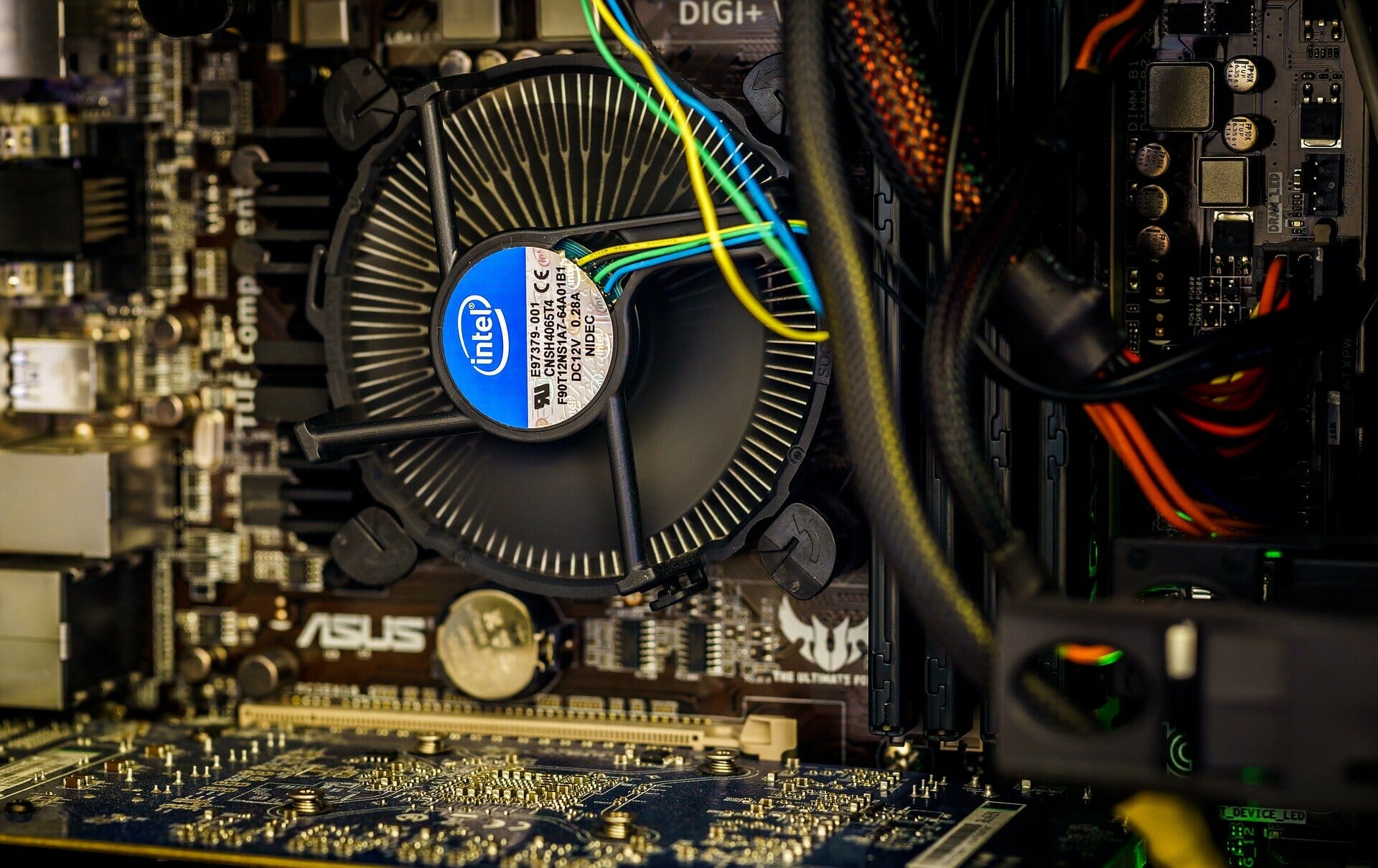 Control CPU fan to fix Windows 11 desktop crashing