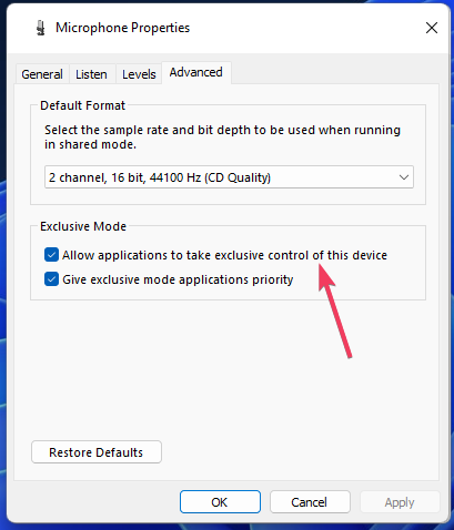 Permitir que las aplicaciones aumenten el micrófono de la casilla de verificación Windows 11 faltante