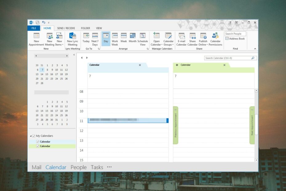 How to Keep Outlook's Calendars Selected