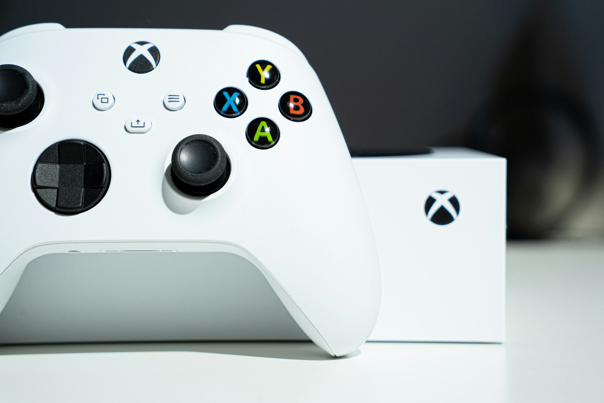 You can earn upto 275 reward points with Xbox Weekly Console Bonus