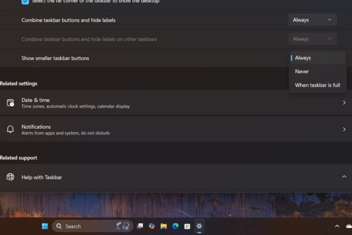 Windows 11 taskbar