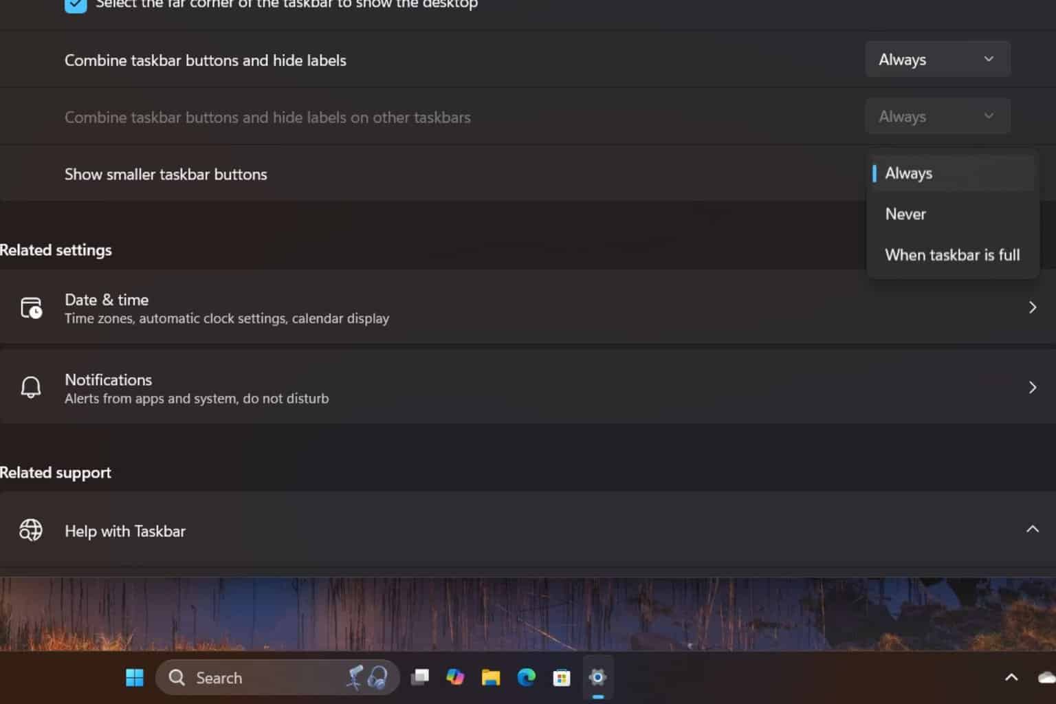 Windows 11 taskbar